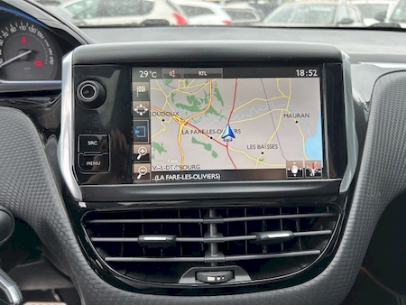 Peugeot 2008 1.2 PureTech 110ch S&S EAT5 Feline Titane