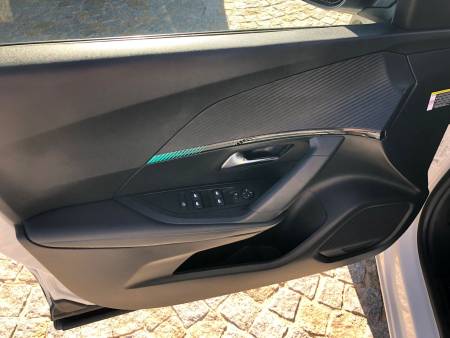 Peugeot 2008 1.2 PureTech 130ch S&S Allure