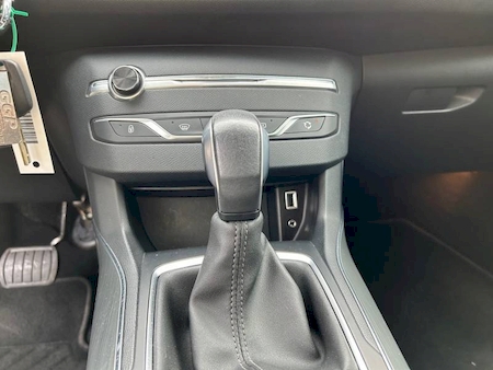 Peugeot 308 BUSINESS 1.2 PureTech 130ch S&S EAT6 Active