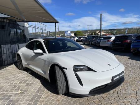 Porsche Taycan 4S 571 ch avec batterie performance plus