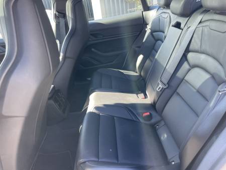 Porsche Taycan 4S 571 ch avec batterie performance plus