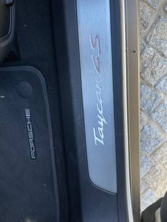 Porsche Taycan 4S 571 ch avec batterie performance plus