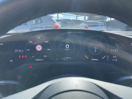 Porsche Taycan 4S 571 ch avec batterie performance plus